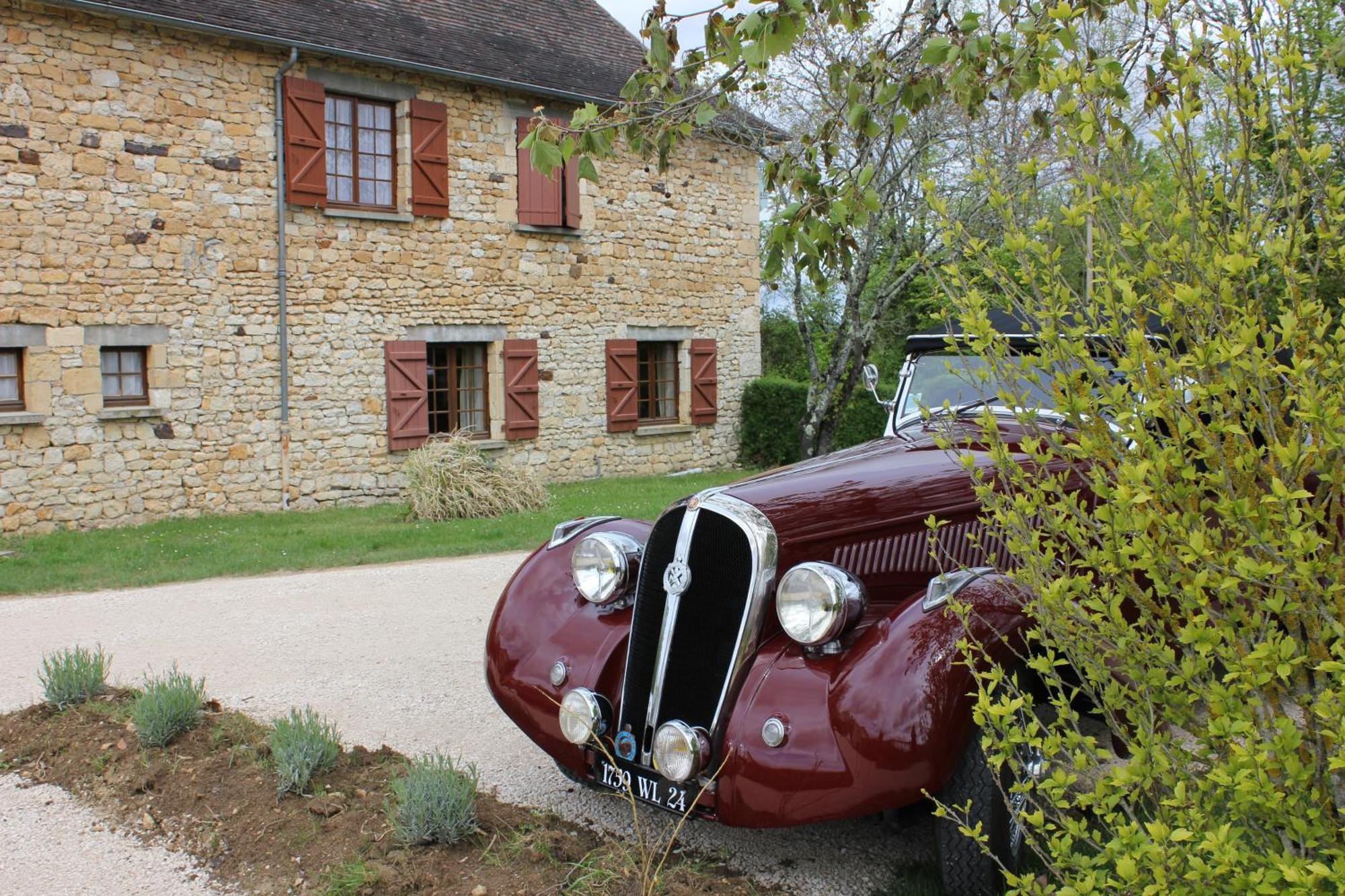 Hotel Chastrusse Nadaillac-de-Rouge Екстер'єр фото