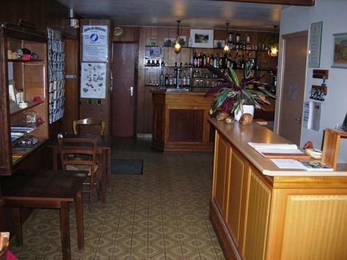 Hotel Chastrusse Nadaillac-de-Rouge Екстер'єр фото