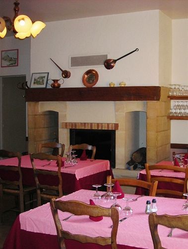Hotel Chastrusse Nadaillac-de-Rouge Екстер'єр фото